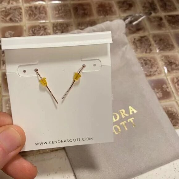 Kendra Scott Stud Earrings - Picture 6 of 6